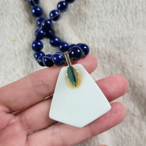 Nozomi Project | Blue/White Upcycyled Lapis Lazuli Porcelain Necklace - Picture 8 of 13